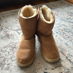 Jumbo Ugg boots